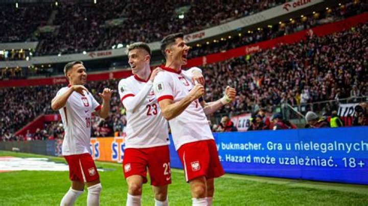 Robert Lewandowski z siostrą. Jak wygląda Milena LewandowskaMiros