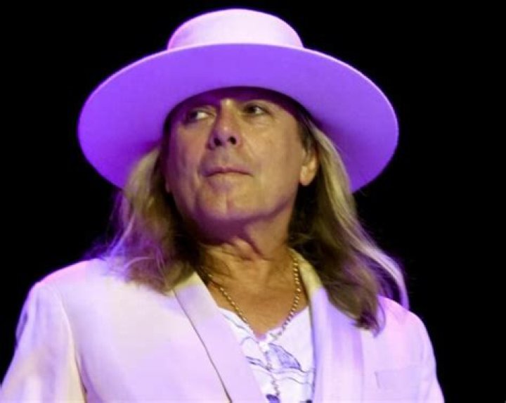 Robin Zander Net worth, Age Weight, Wife, BioWiki, Kids 2024 The