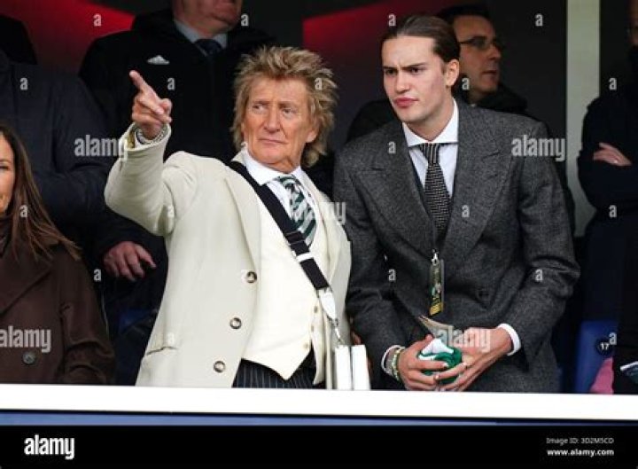 Rod Stewart left 'devastated' by 'friend and mentor' Tina Turner's