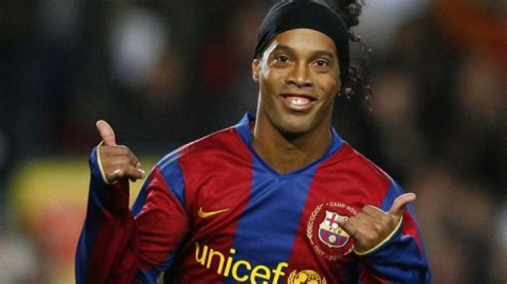 Ronaldinho to officially retire in 2018 to focus on music and football