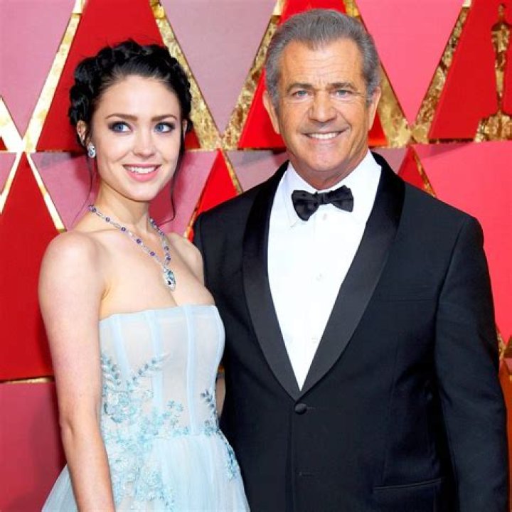 Rosalind Ross (Mel Gibson's Girlfriend) Biography, Age, Wiki, Height, Weight, Boyfriend, Family