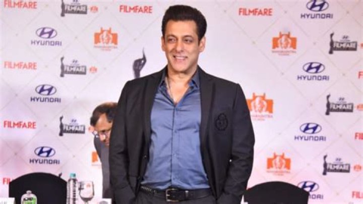 Salman Khan shares 'haalat kharaab' photo on Instagram