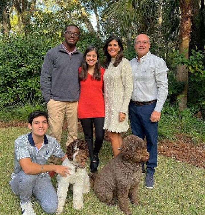 Samantha Logan family, husband, children, parents, siblings Celebrity