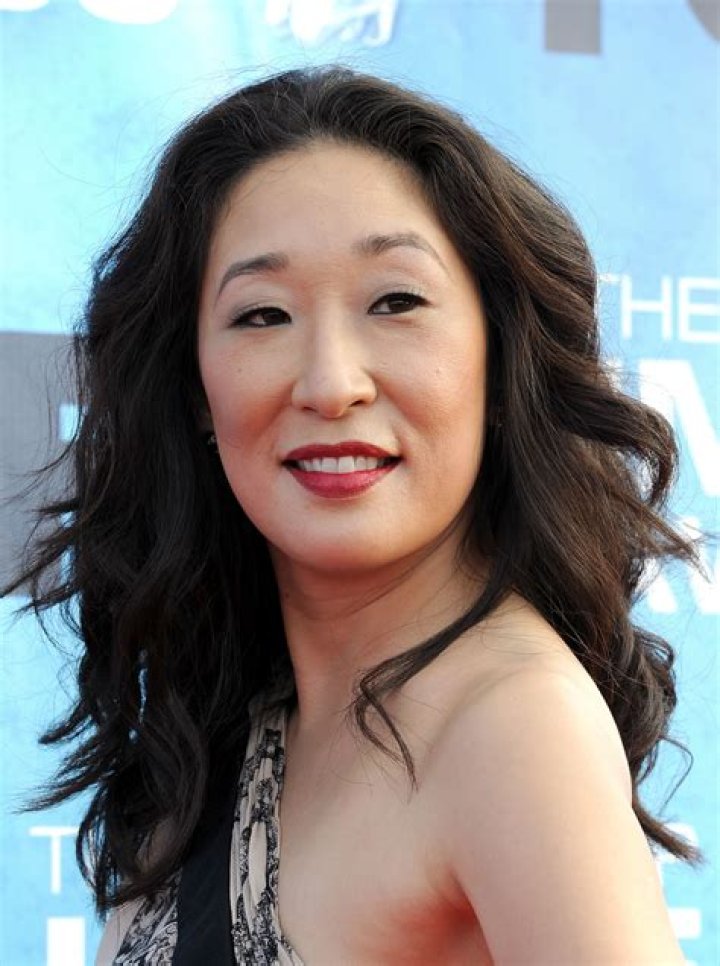 Sandra Oh's Adorable Family Shows Their Support Ahead Of Golden Globes