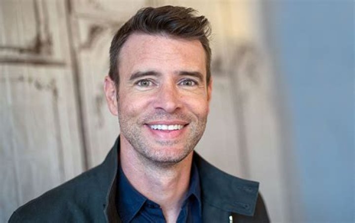 Scott Foley Barely Survives Shopping for Thanksgiving Dinner With His Wife