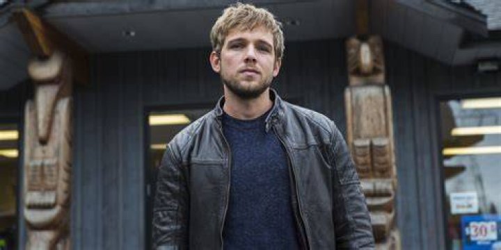 See Bates Motel brothers Freddie Highmore, Max Thieriot in throwback photo