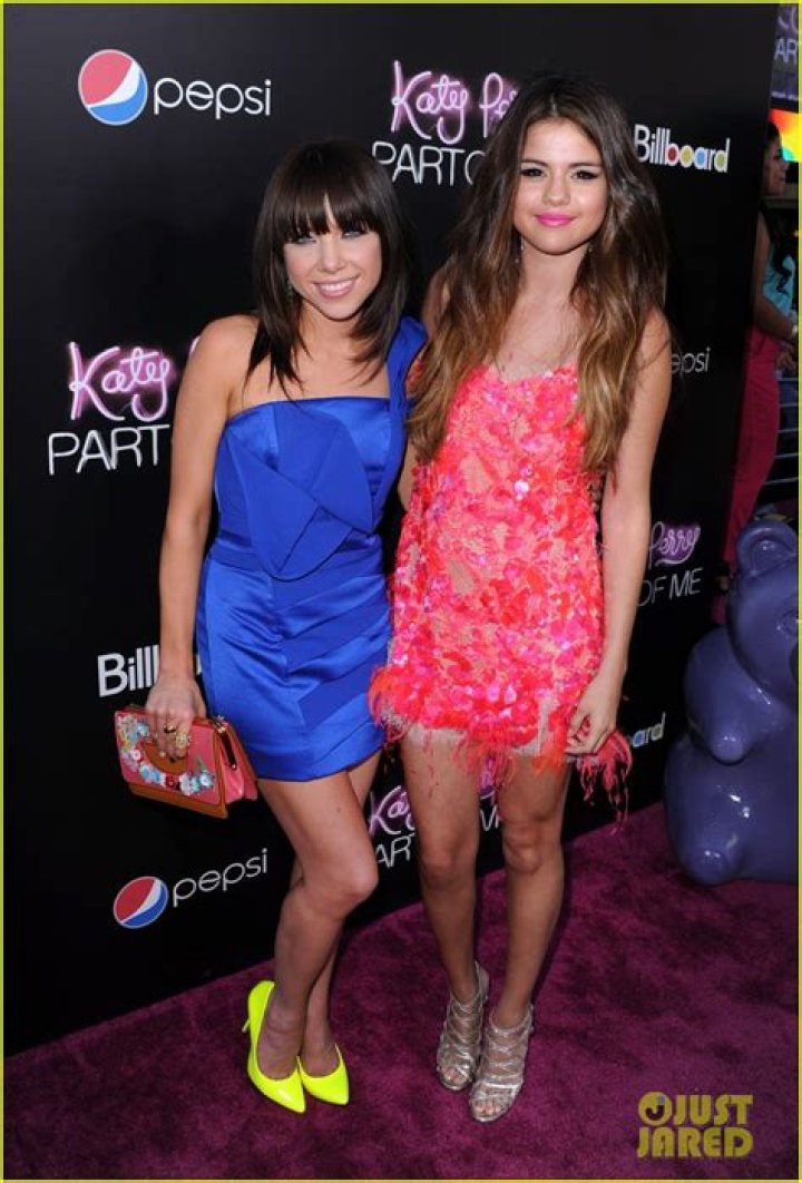 Selena Gomez hires Katy Perry's manager after firing her mother and
