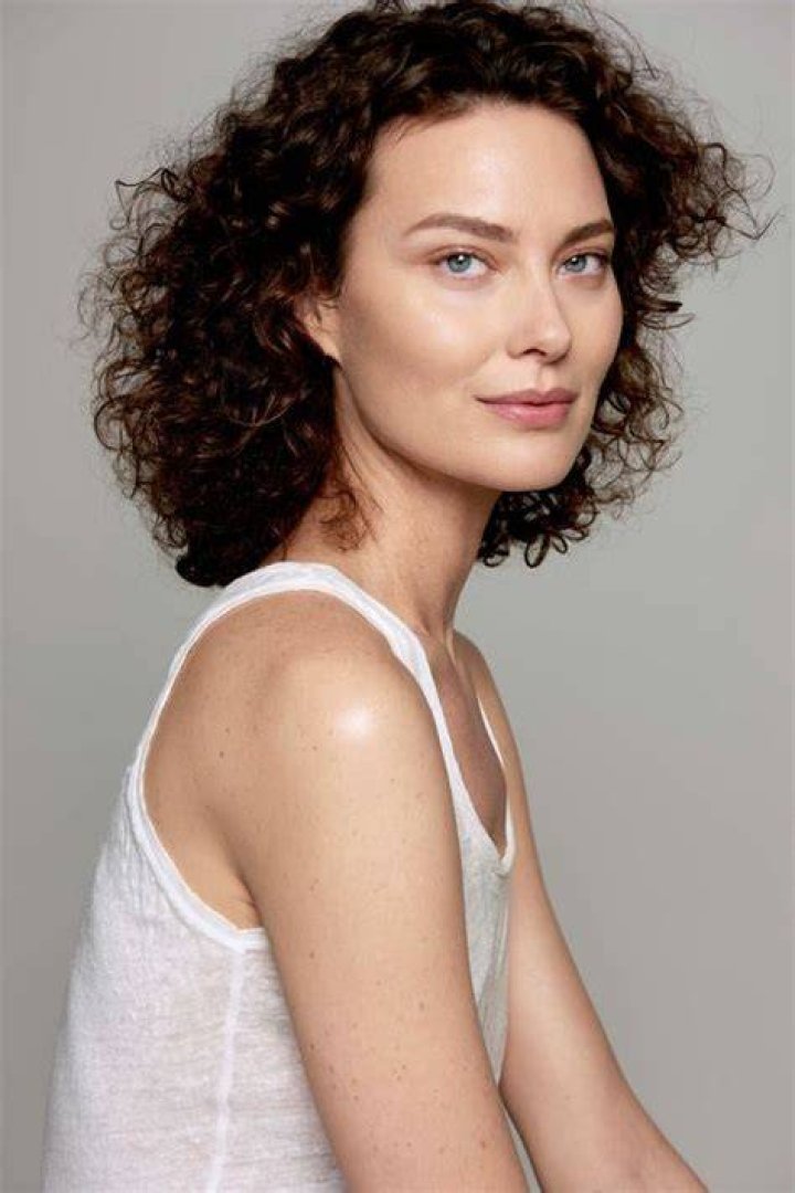 Shalom Harlow Model Profile Photos & latest news