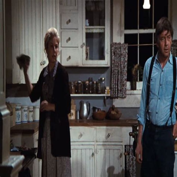 Shocking ThenAndNow Pictures Of The Cast Of 'The Parent Trap'