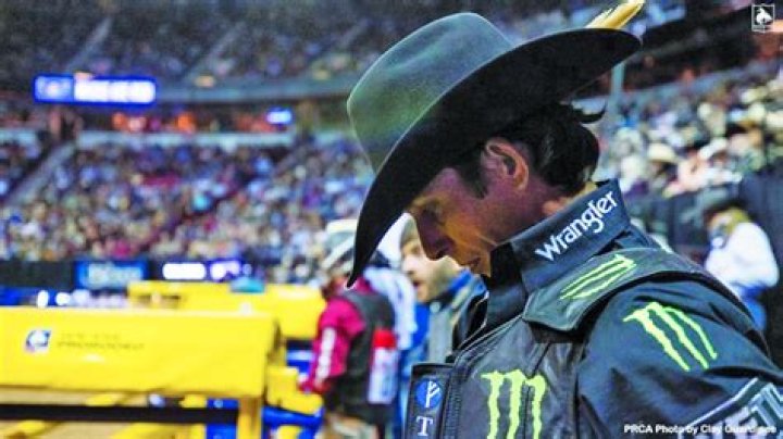 Star bull rider JB Mauney forced to retire after neck injury
