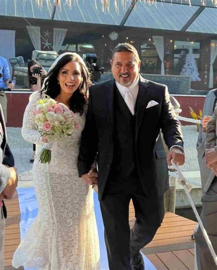 Steve Dischiavi is Married to Wife Simone Dischiavi . Congratulations