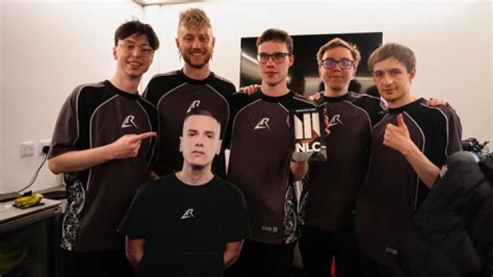 Streamer MoistCr1TiKaL Shocks Fans With Body Transformation Pic GGRecon