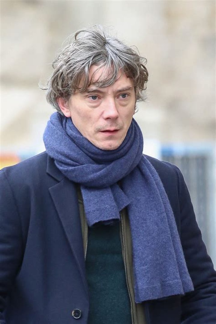 Swann Arlaud Obs&egrave;ques de Gaspard Ulliel en l'&eacute;glise SaintEustache &agrave;