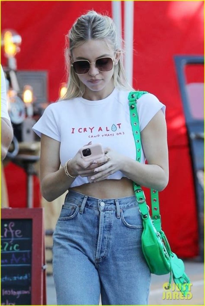 Sydney Sweeney Does Some Shopping with Boyfriend Jonathan Davino Photo 1337468 Photo Gallery