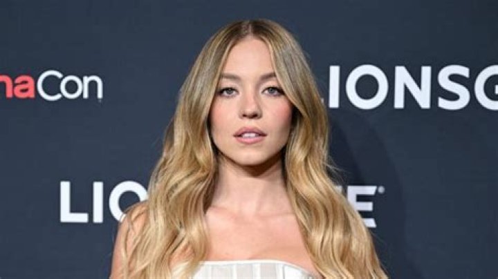 Sydney Sweeney &ldquo;Cringes&rdquo; At Her Old Movie Roles Teen Vogue