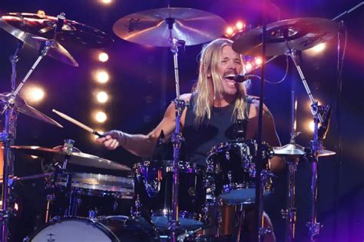 Taylor Hawkins, Foo Fighters’ Drummer, Dies at 50 The New York Times