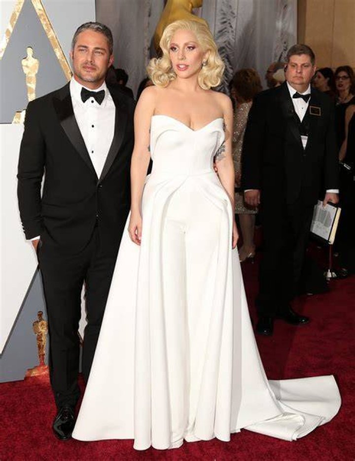 Taylor Kinney weight, height and age. We know it all!