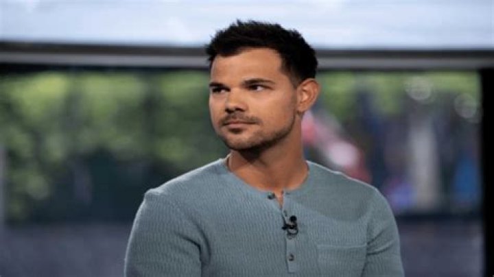 Taylor Lautner Bio, Age, Net Worth, and More. Celebrity Sphere