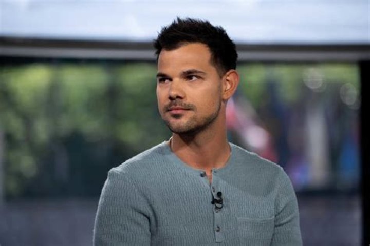 Taylor Lautner Reacts To Speak Now Taylor's Version 'I Feel Safe'