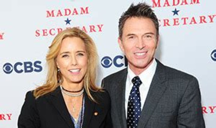 Tea Leoni Dating Madam Secretary Costar Tim Daly Us Weekly
