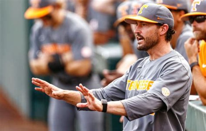 Tennessee baseball coach Tony Vitello had awesome celebration after