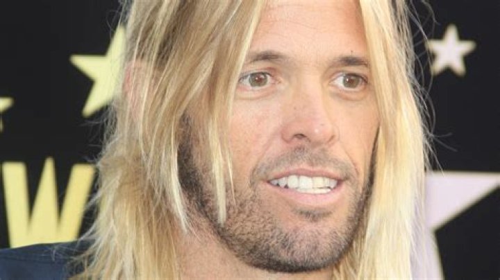 The Heartbreaking Death Of Foo Fighters Drummer Taylor Hawkins