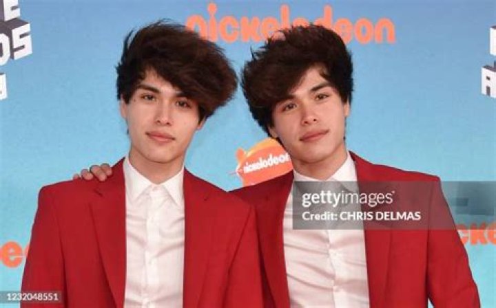 The Stokes Twins 😍 imalanstokes imalexstokes Casi dos gotas de