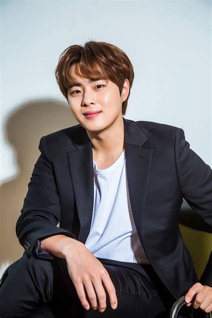These 7 Male Actors in Their 20s are Being Praised as NextGeneration
