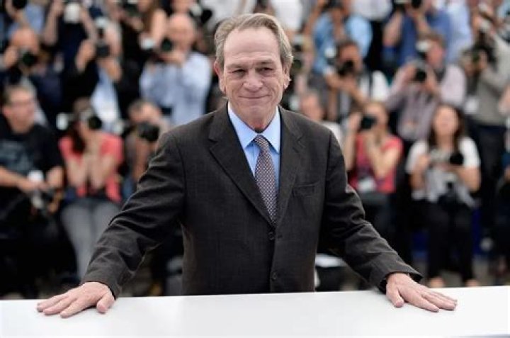 Tommy Lee Jones Net worth, House, Car, Salary, Wife & Family 2018 Muzul