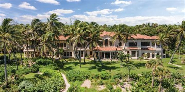 Top 8 largest house in the world 2022