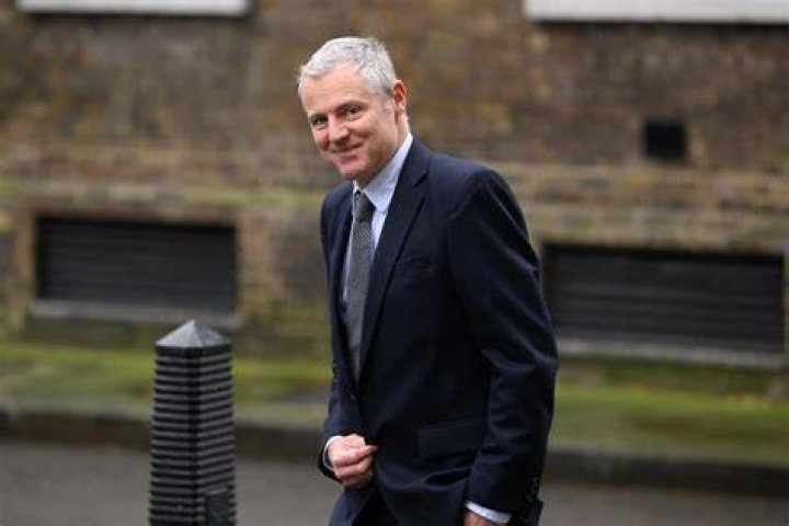 Tory minister Zac Goldsmith's life as dadofsix to&hellip;
