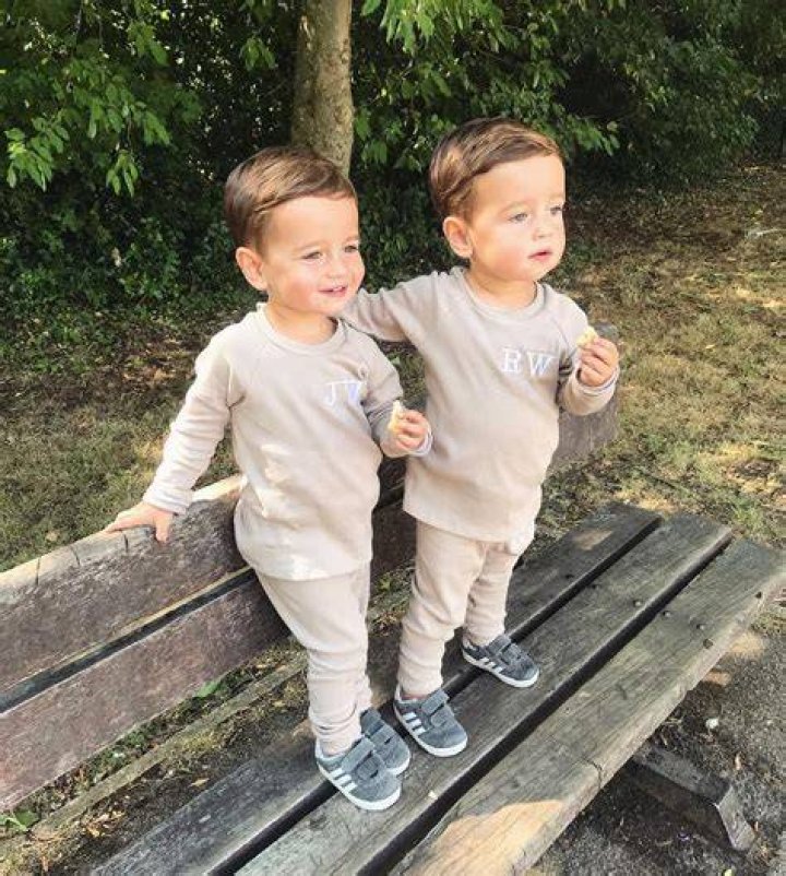 Twin Toddlers, Cute Toddlers, Galas Photo, Black Berets, Happy Music