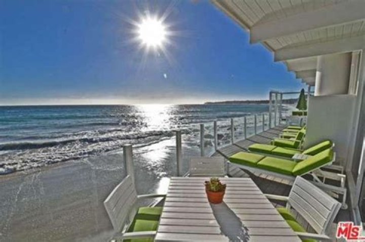 Updated Kenny Chesney buys modern Malibu beach house with ocean views