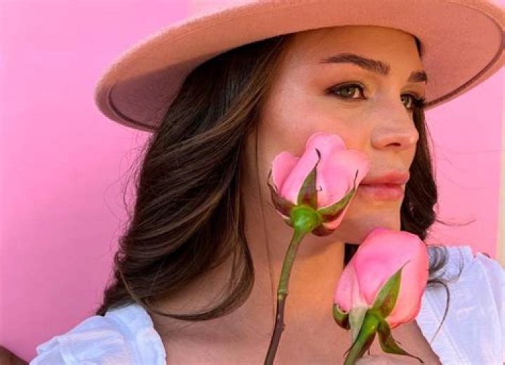 Verónica Giraldo, la hermana mayor de Karol G, sube de tono sus fotos
