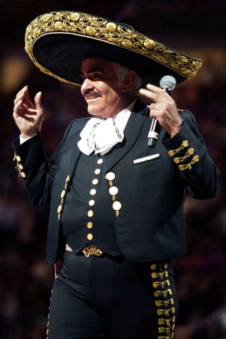 Vicente Fernandez shows his voice still has its power Houston Chronicle