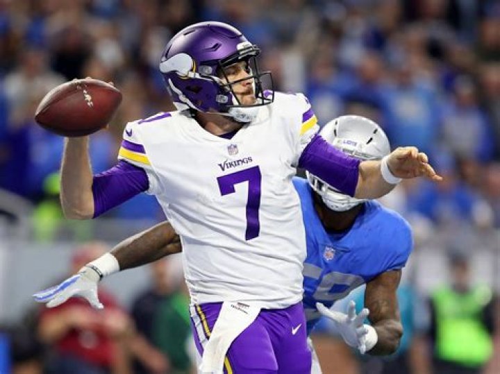 Vikings QB Teddy Bridgewater Surprises Fan by Taking Her to Prom News