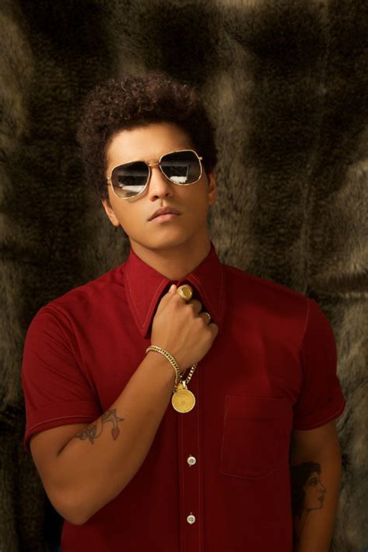 Watch Bruno Mars Vocally Flies With 'When I Was Your Man' On 'Kimmel