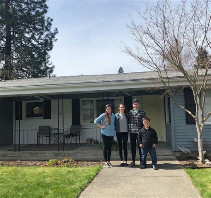 Where Does Molly Roloff Live? She Owns a Home With Husband Joel