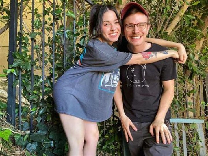 Who is Anisa Jomha? Wife of iDubbbz Bio, Wiki, Age, Net Worth Ian Carter, Play League Of Legends