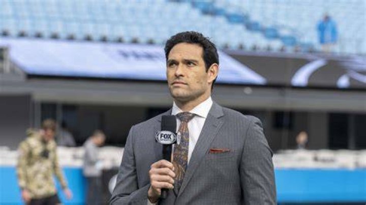 Who is Mark Sanchez's wife, Perry Mattfeld?