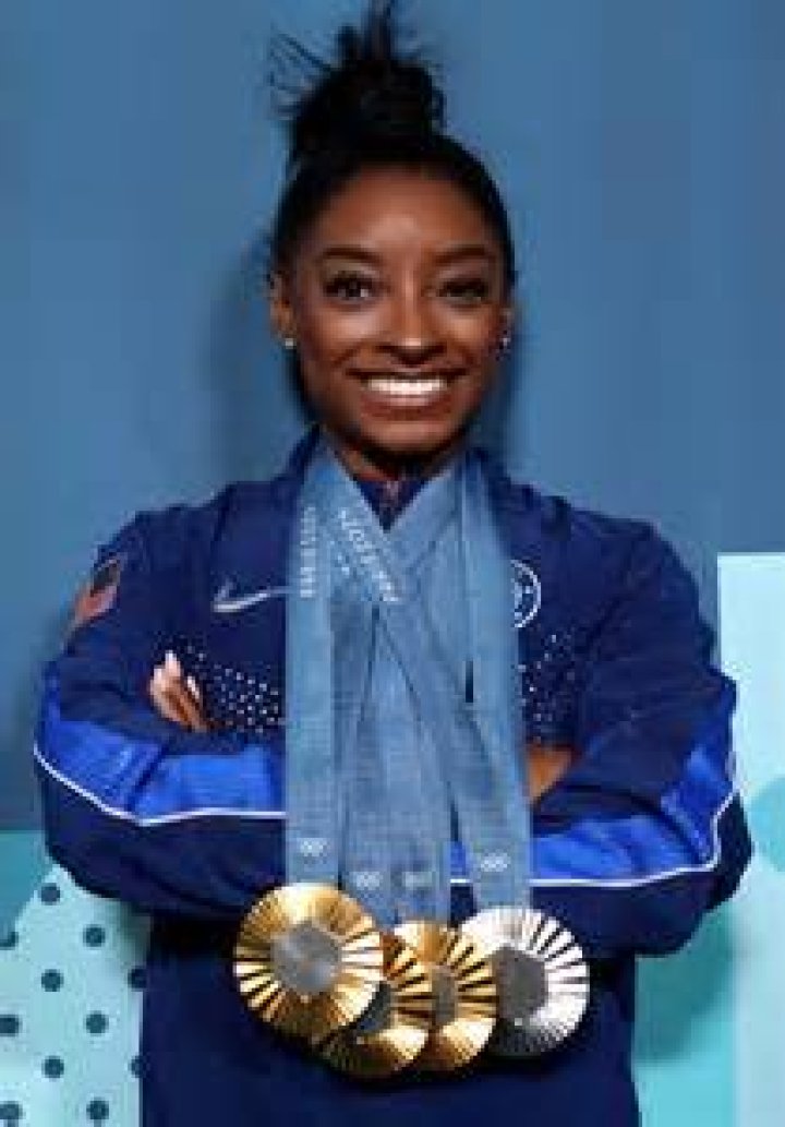 Who is Simone Ashley? Bio, Age, Career, Height, Education, Net worth