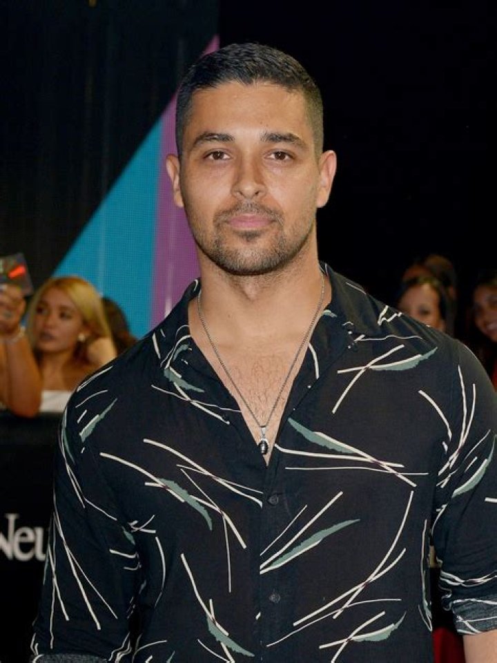 Wilmer Valderrama 2018 Haircut, Beard, Eyes, Weight, Measurements, Tattoos & Style Muzul