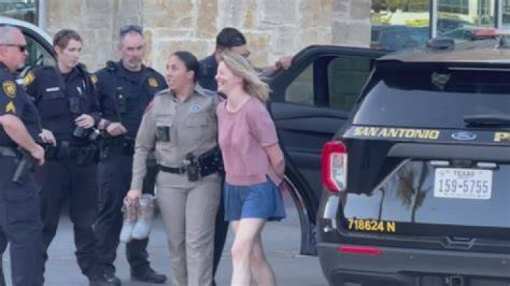 woman arrested in Bahamas in alleged plot to kill former Auburn