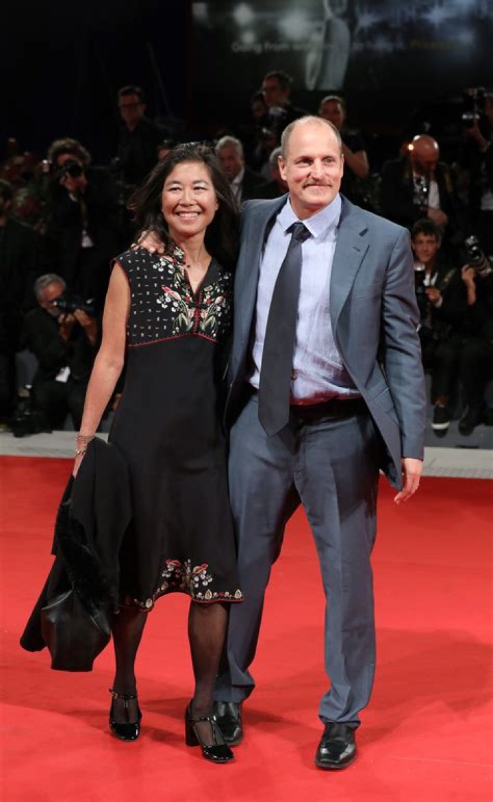 Woody Harrelson hits red carpet with wife and daughters