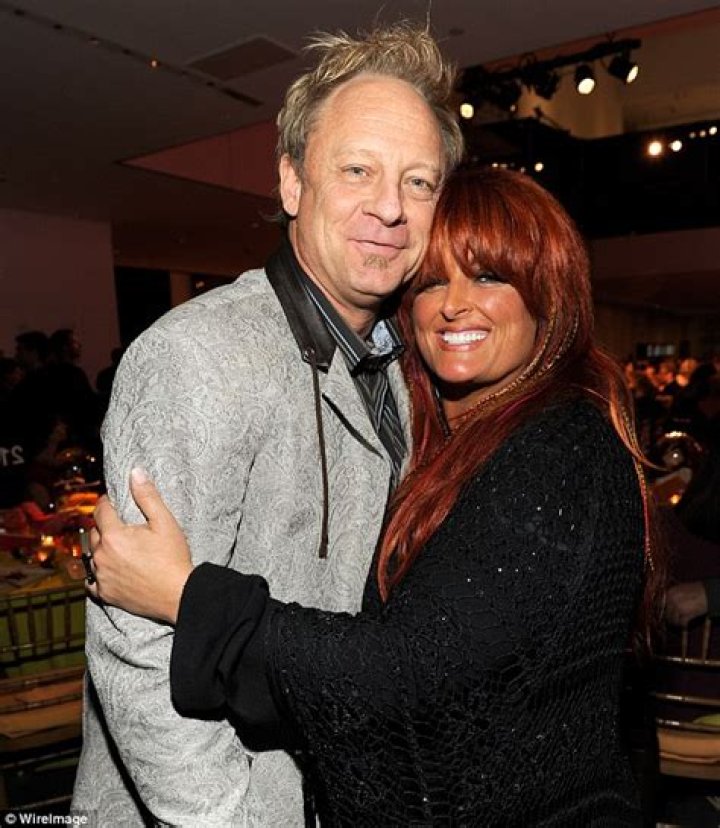 Wynona Judd relives her husband's horror crash that claimed his leg and