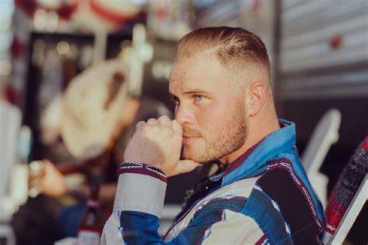 Zach Bryan Melbourne Tickets Sell Out In Under 20 Minutes Kix Country